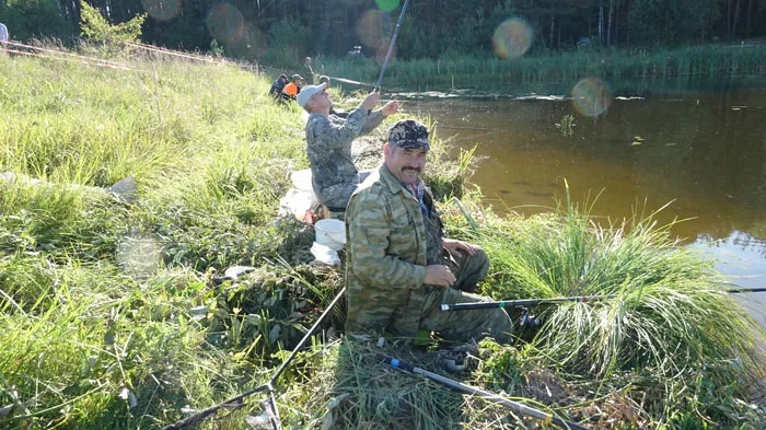 В Копыльском опытном лесхозе прошли соревнования по ловле рыбы на поплавочную удочку. фото